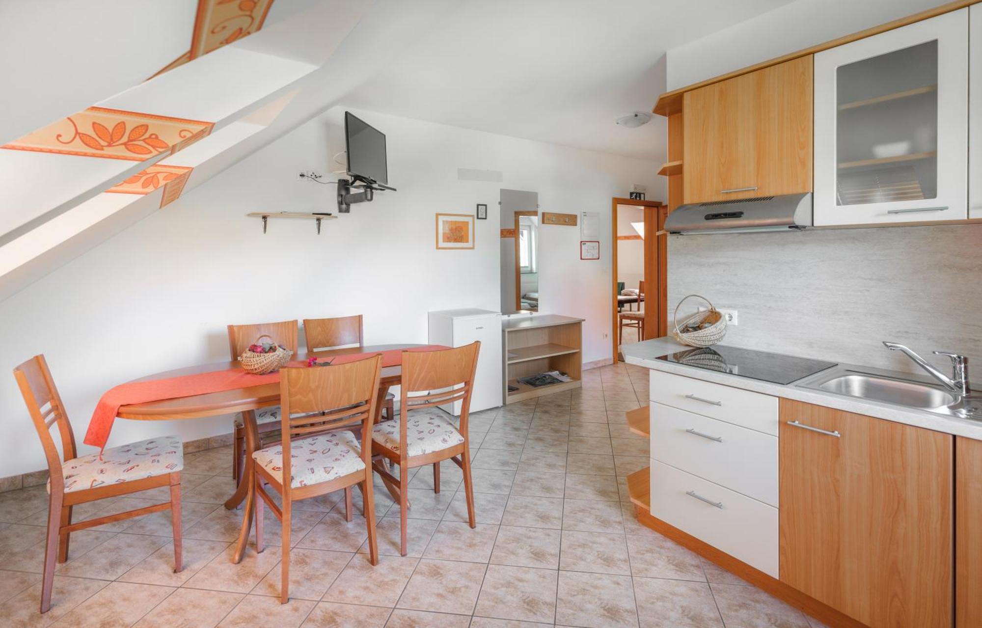 Apartments Suster Stari Trg ob Kolpi Экстерьер фото