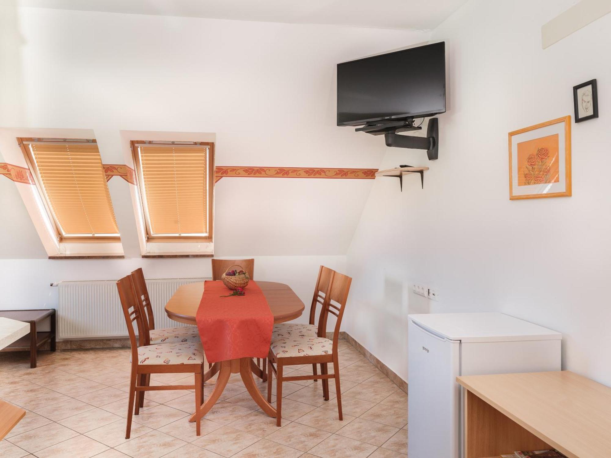 Apartments Suster Stari Trg ob Kolpi Экстерьер фото