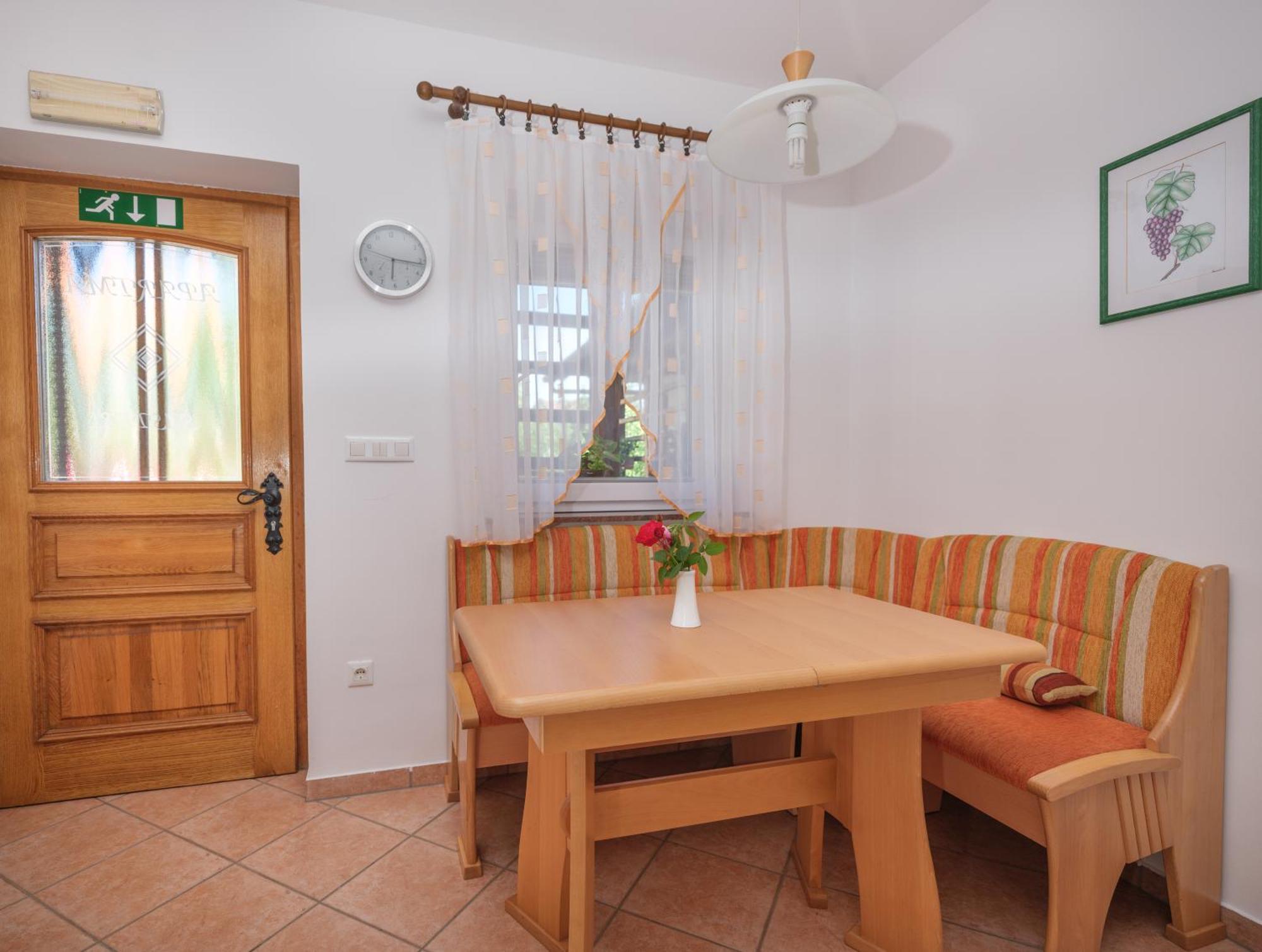 Apartments Suster Stari Trg ob Kolpi Номер фото