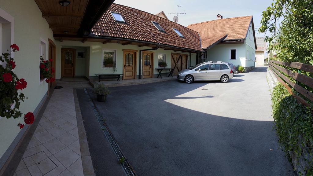 Apartments Suster Stari Trg ob Kolpi Экстерьер фото
